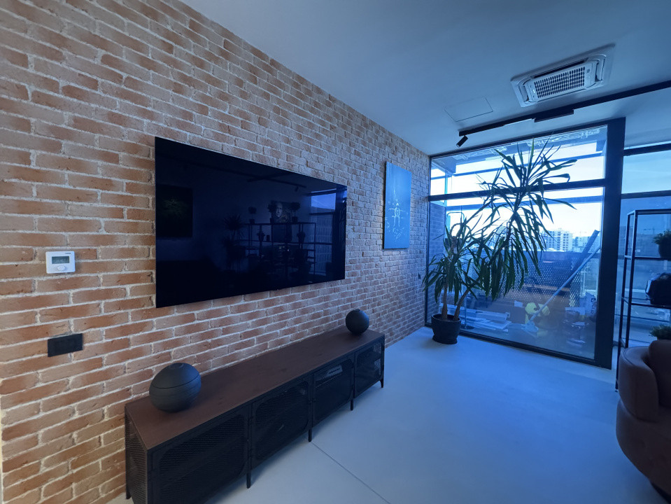 Apartament de lux  decomandat cu 2 camere  în Pipera 