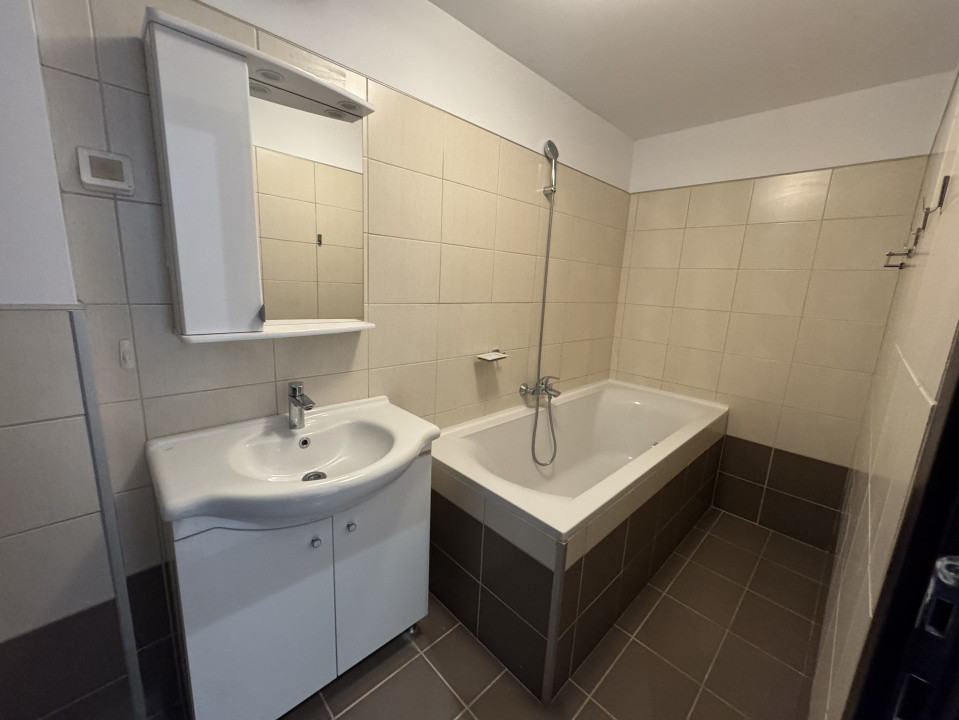 Apartament decomandat cu 3 camere  in  Voluntari 