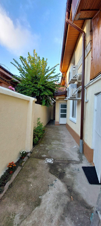 de inchiriat vila cu 6 camere  in Stefan cel Mare, centrala proprie, LP, curte