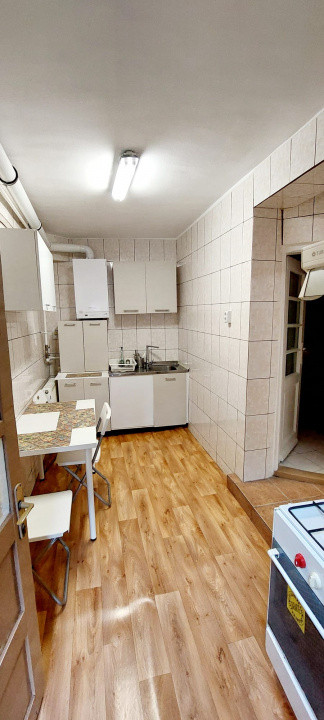 de inchiriat vila cu 6 camere  in Stefan cel Mare, centrala proprie, LP, curte