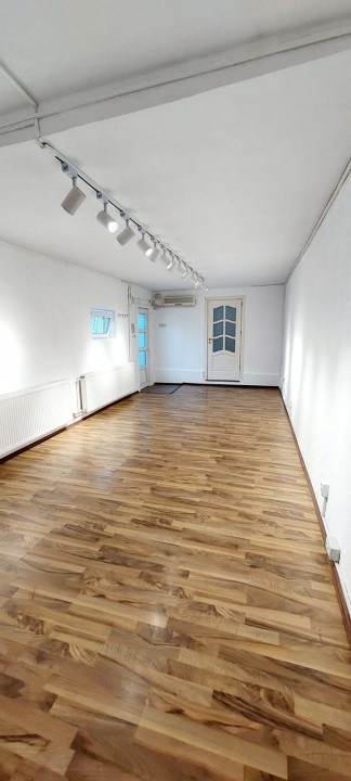 de inchiriat vila cu 6 camere  in Stefan cel Mare, centrala proprie, LP, curte