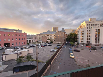 de inchiriat apartament decomandat cu 3 camere  in Universitate, SPITALUL COLTEA