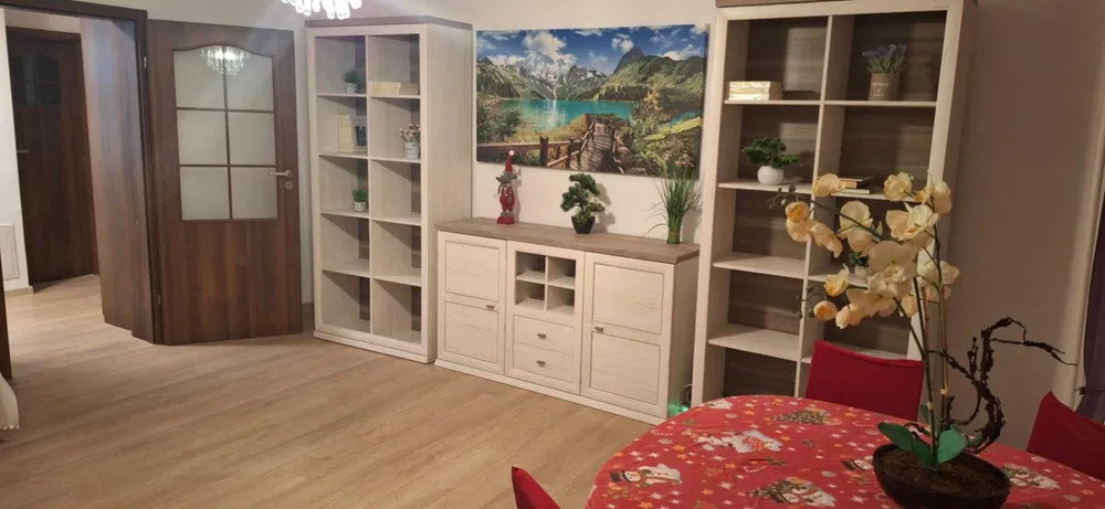 de inchiriat apartament decomandat cu 3 camere  in Iancului 