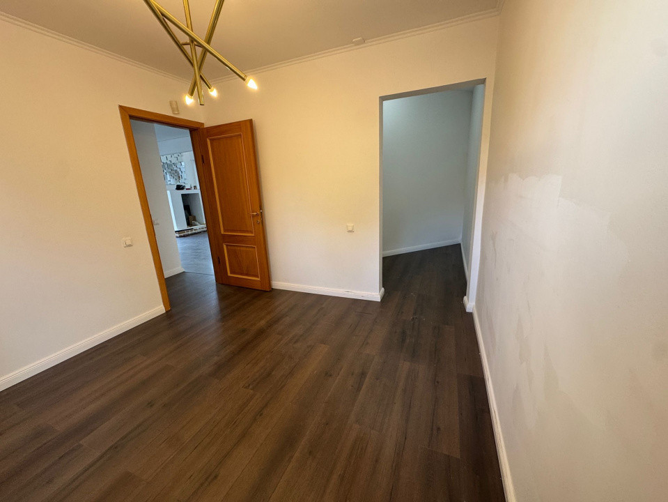 Casa spațioasă cu 3 dormitoare în Pipera 