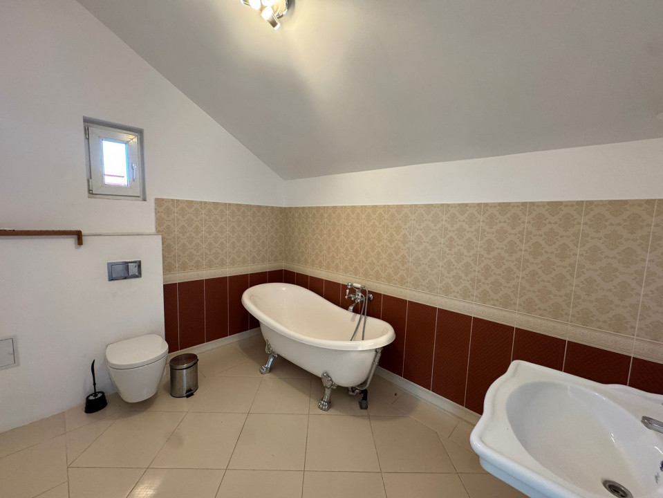 Casa spațioasă cu 3 dormitoare în Pipera 