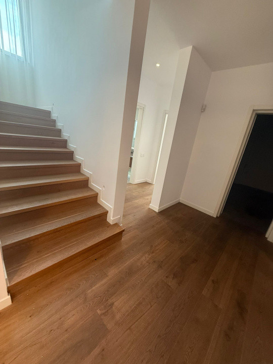 Vilă cu 5 dormitoare în Complex Columbus