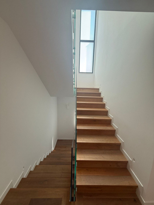 Vilă cu 5 dormitoare în Complex Columbus