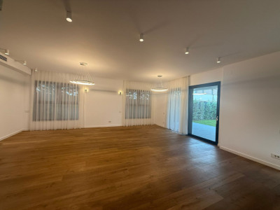 Vilă cu 5 dormitoare în Complex Columbus