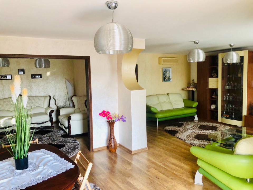 Casă spațioasă de vânzare în Roman cartier Nicolae Bălcescu, 350 mp, teren 12