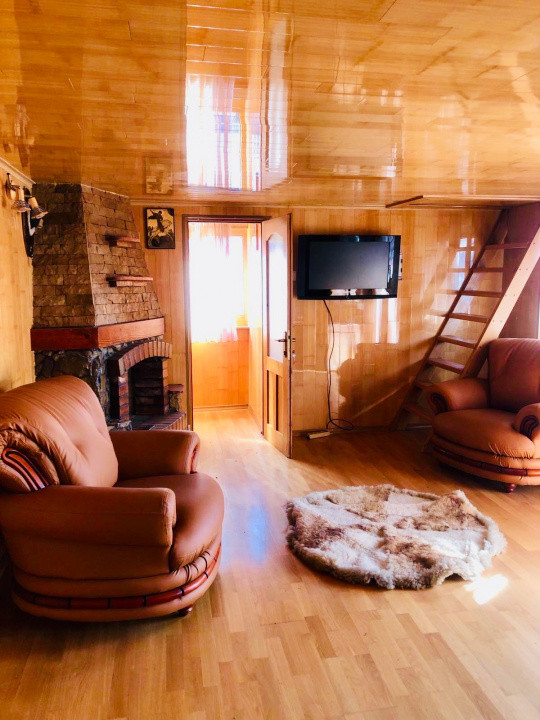 Casă spațioasă de vânzare în Roman cartier Nicolae Bălcescu, 350 mp, teren 12