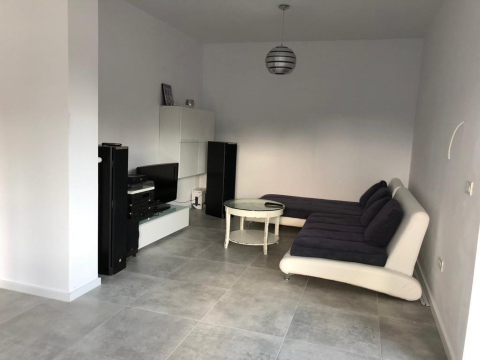 Casa cu 4 camere si curte de inchiriat in Bragadiru