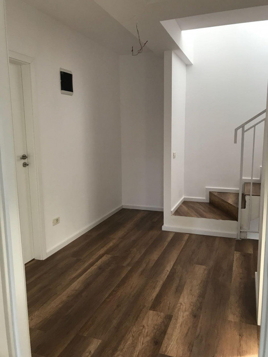 Casa cu 4 camere si curte de inchiriat in Bragadiru