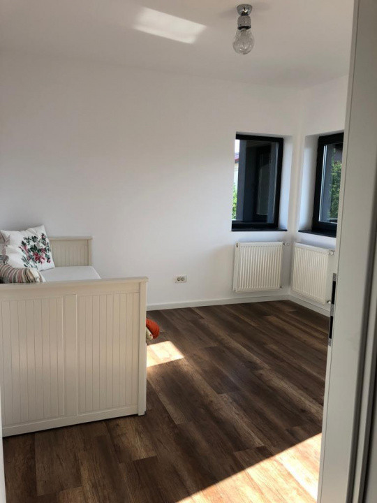 Casa cu 4 camere si curte de inchiriat in Bragadiru