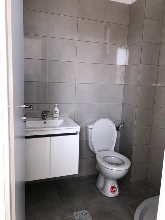 Casa cu 4 camere si curte de inchiriat in Bragadiru