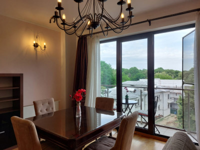 Apartament 3 camere, parcare, balcon, zona Kiseleff