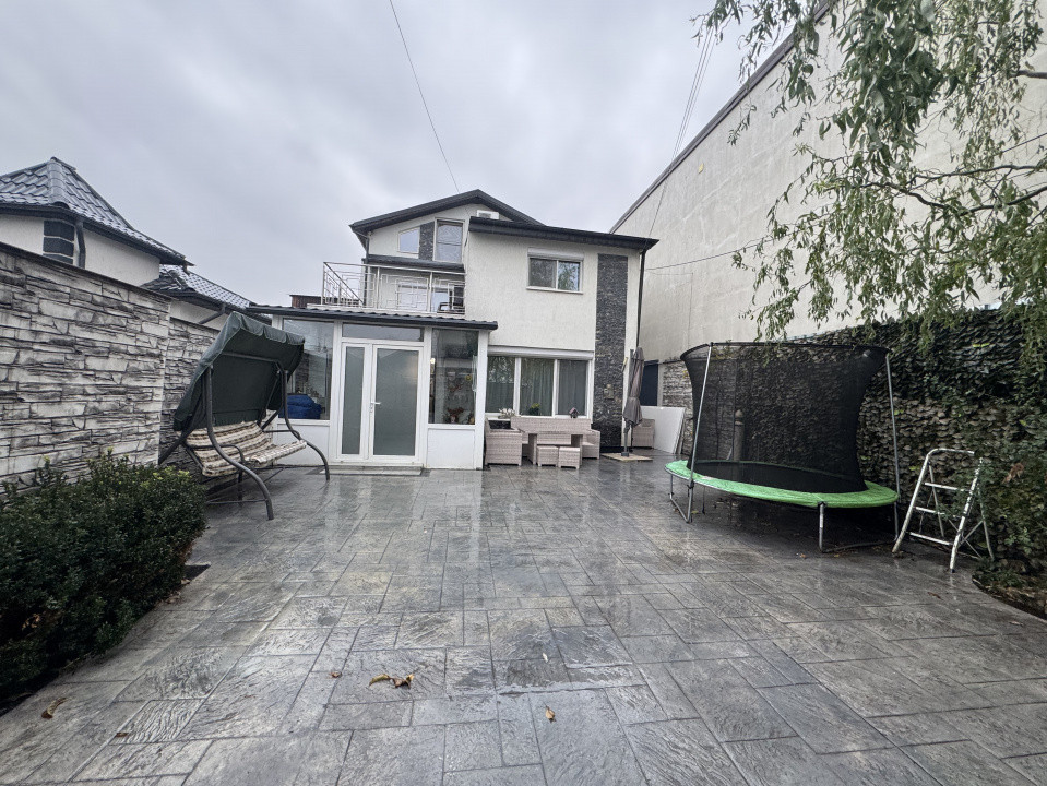 Casă de vânzare  cu 4 camere  în Pipera 