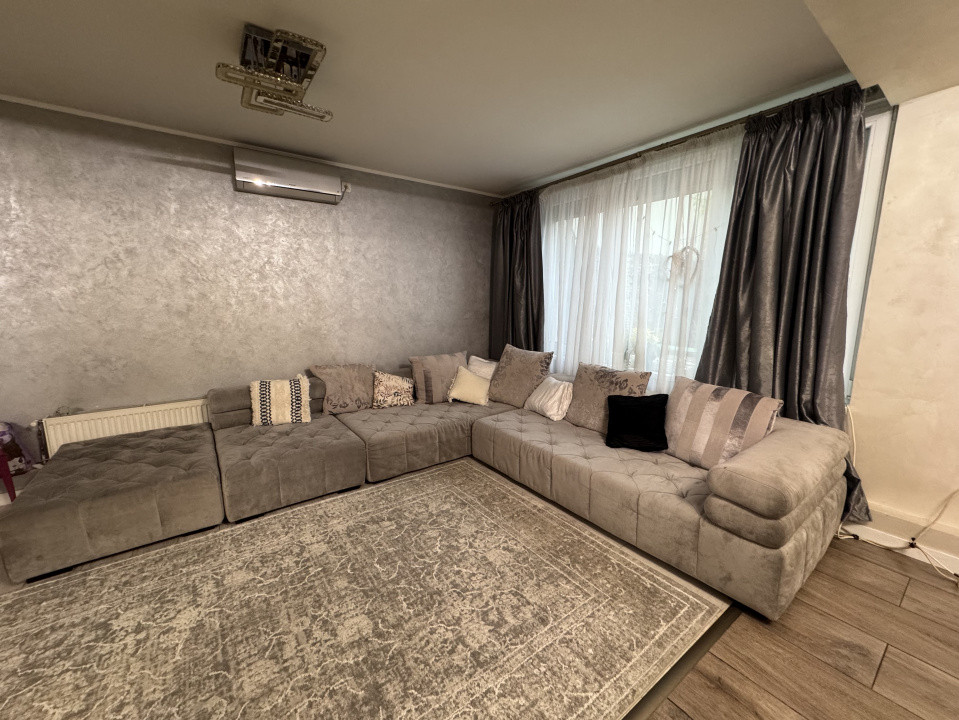 Casă de vânzare  cu 4 camere  în Pipera 