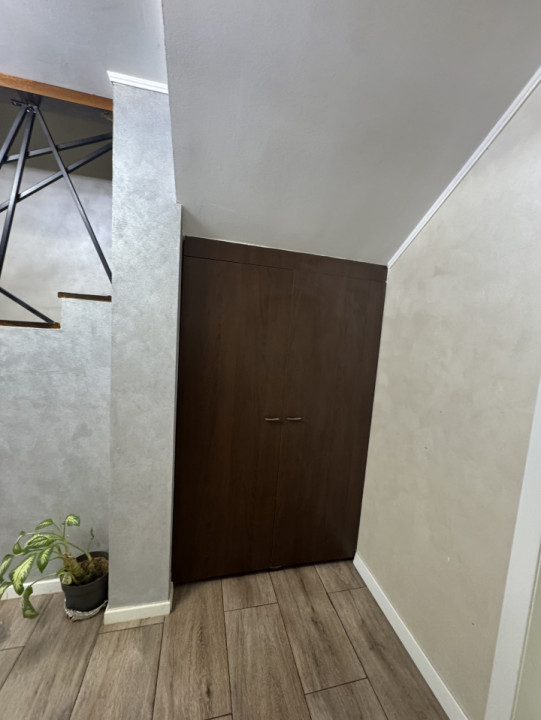 Casă de vânzare  cu 4 camere  în Pipera 