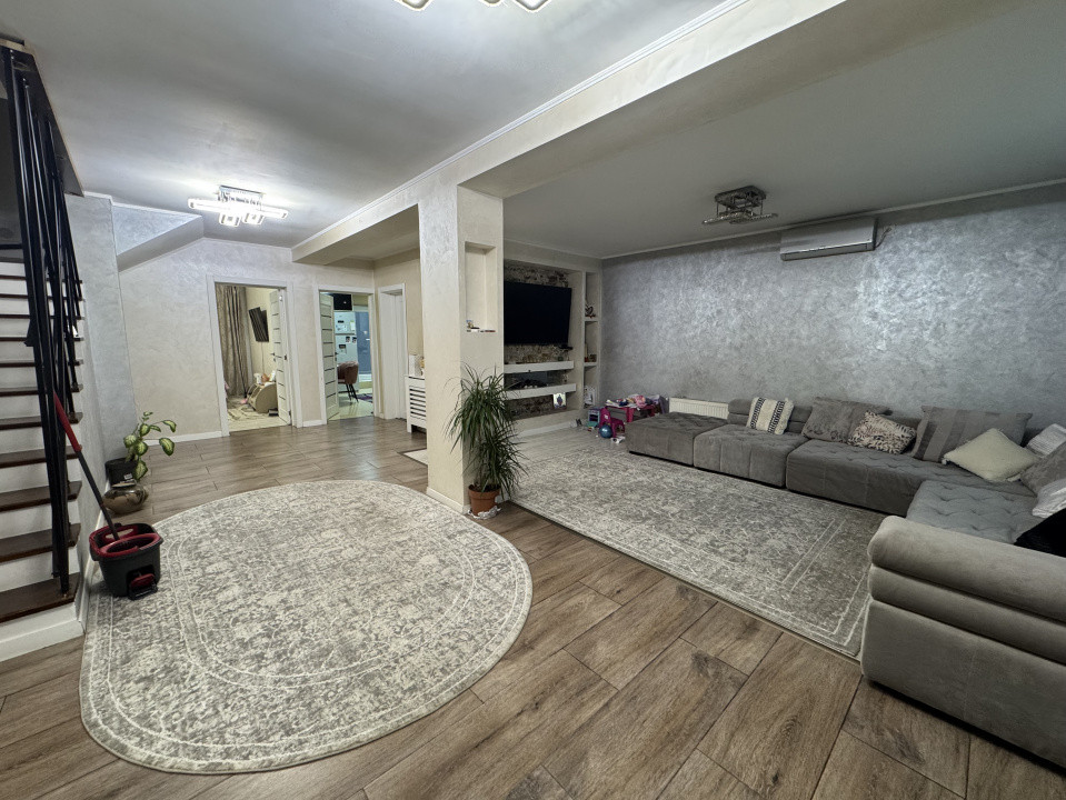 Casă de vânzare  cu 4 camere  în Pipera 