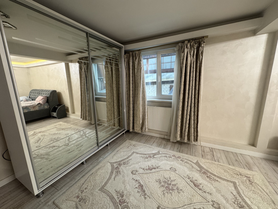 Casă de vânzare  cu 4 camere  în Pipera 