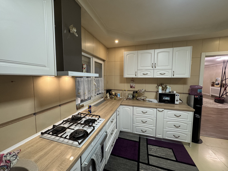 Casă de vânzare  cu 4 camere  în Pipera 