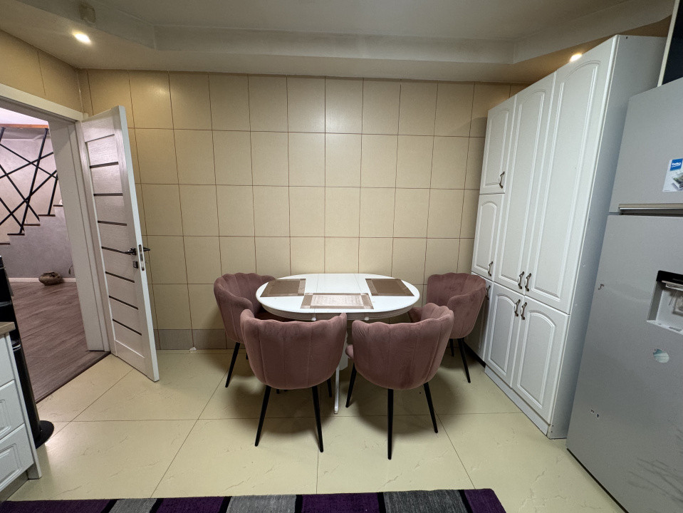 Casă de vânzare  cu 4 camere  în Pipera 