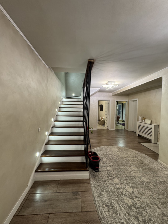 Casă de vânzare  cu 4 camere  în Pipera 