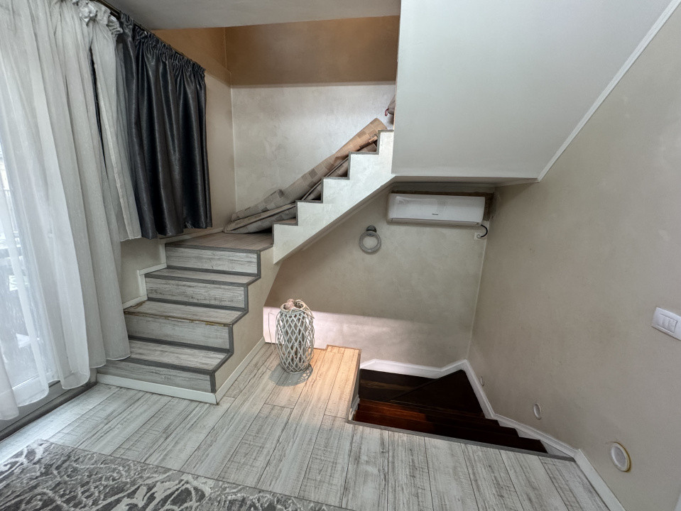 Casă de vânzare  cu 4 camere  în Pipera 