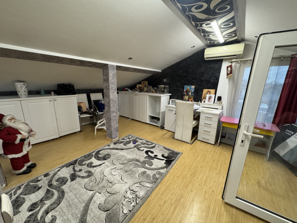 Casă de vânzare  cu 4 camere  în Pipera 