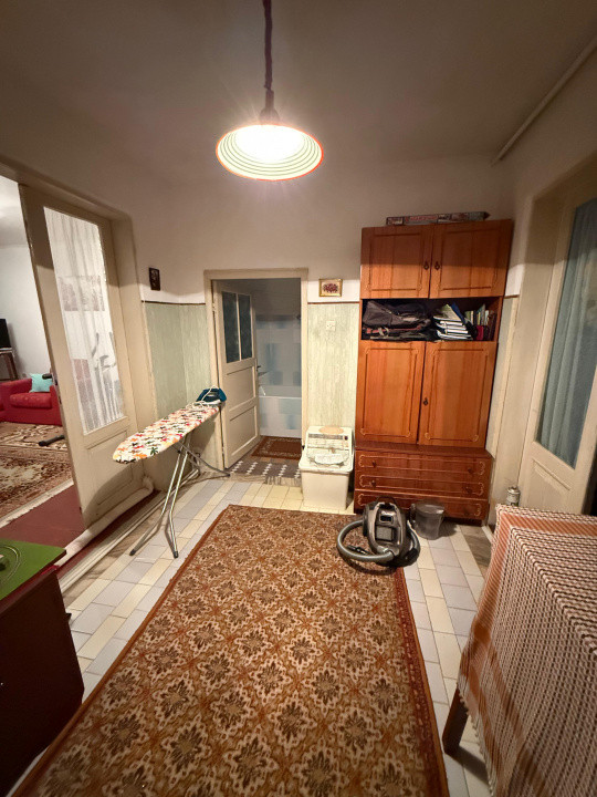 Casa individuala 4 camere, 2 bai, 424 mp teren, centrala proprie, zona Romana