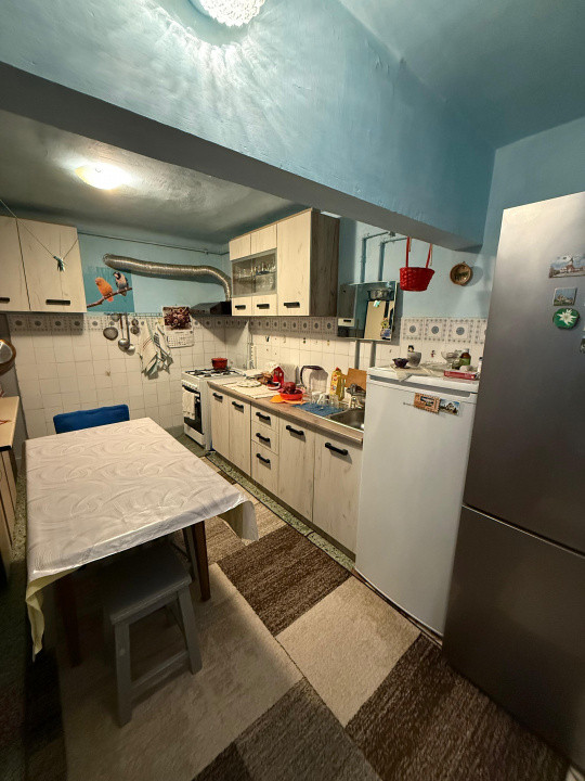 Casa individuala 4 camere, 2 bai, 424 mp teren, centrala proprie, zona Romana