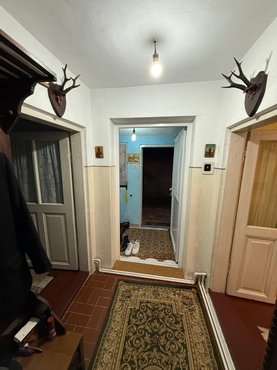 Casa individuala 4 camere, 2 bai, 424 mp teren, centrala proprie, zona Romana