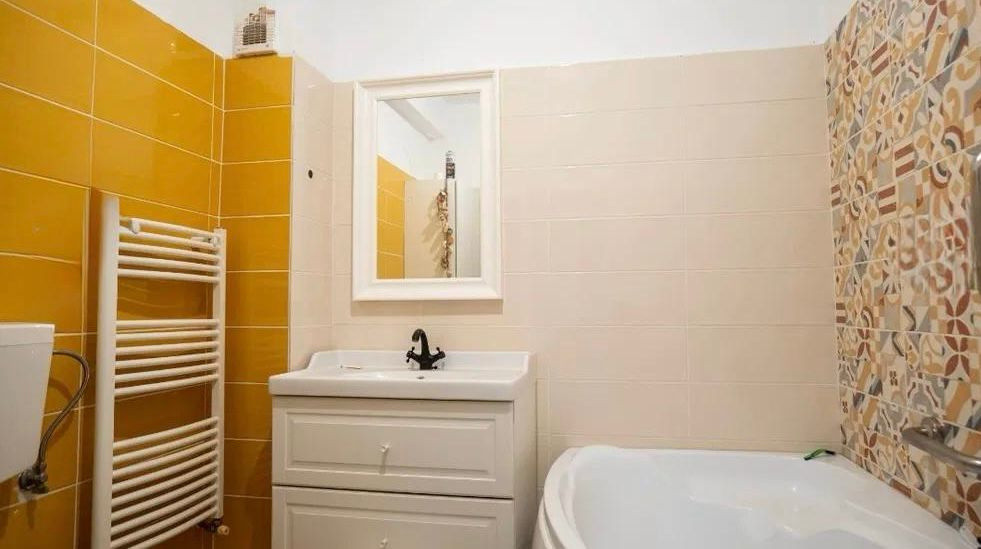 De inchiriat Apartament 3 camere, Dobroesti zona rezidentiala