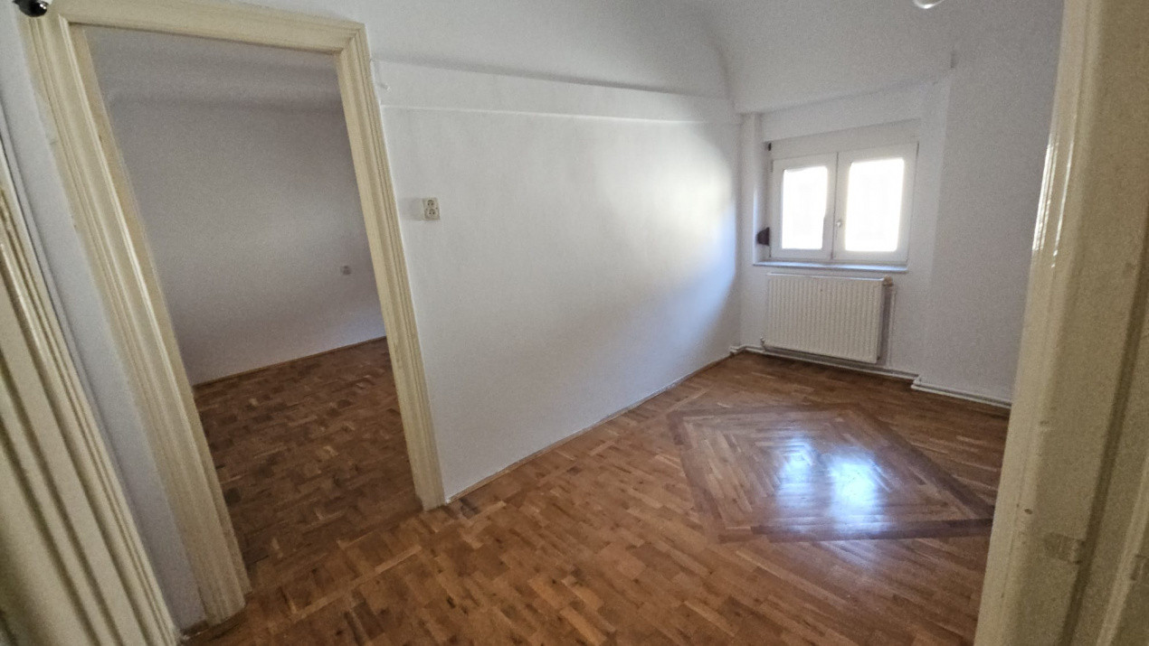 Casă spațioasă de vânzare în Dorobanți, București