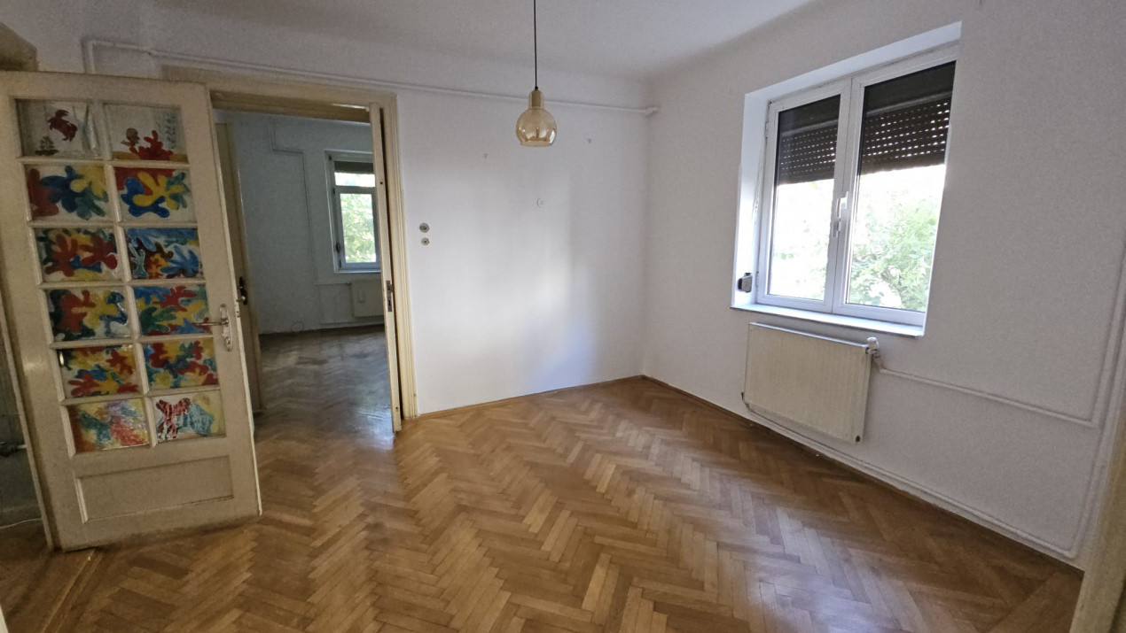 Casă spațioasă de vânzare în Dorobanți, București