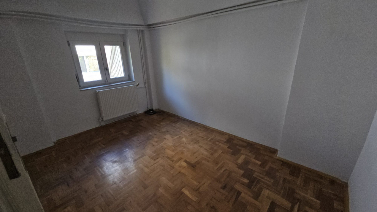 Casă spațioasă de vânzare în Dorobanți, București