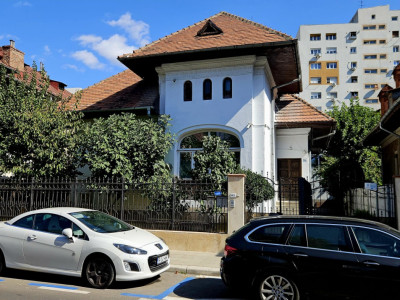 Casă spațioasă de vânzare în Dorobanți, București