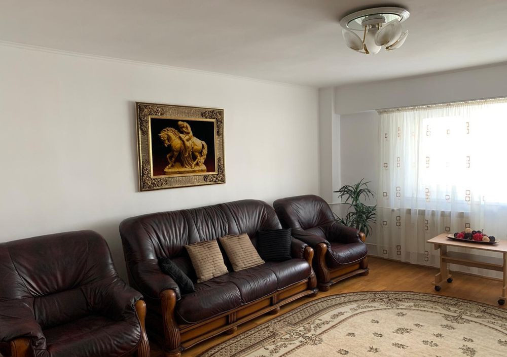 Apartament decomandat cu 3 camere  in zona Splaiul Unirii 