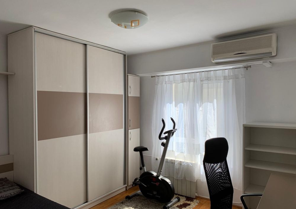 Apartament decomandat cu 3 camere  in zona Splaiul Unirii 