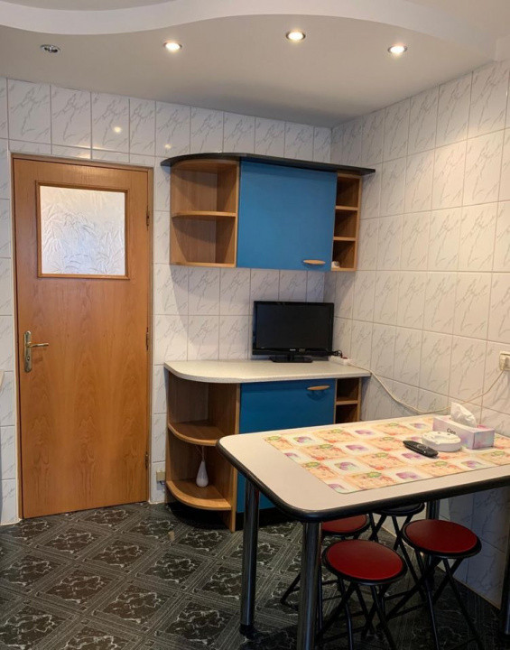 Apartament decomandat cu 3 camere  in zona Splaiul Unirii 