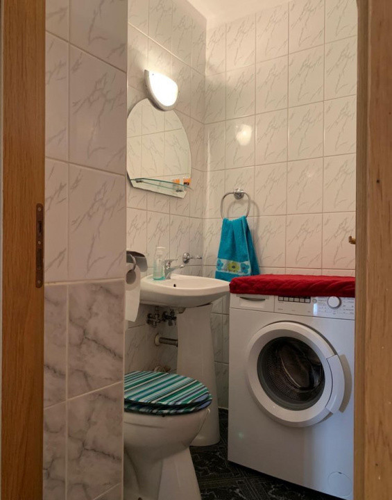 Apartament decomandat cu 3 camere  in zona Splaiul Unirii 