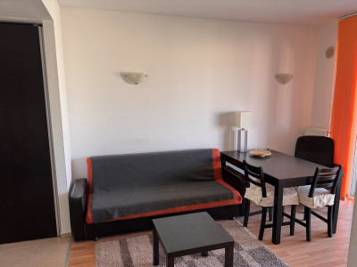 Apartament semidecomandat cu 2 camere, in Colentina
