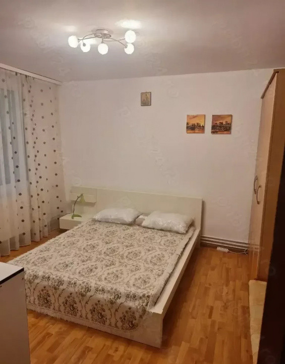 de inchiriat apartament decomandat cu 3 camere, 1 Decembrie 1918