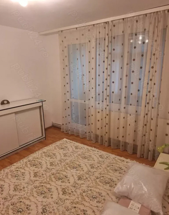 de inchiriat apartament decomandat cu 3 camere, 1 Decembrie 1918