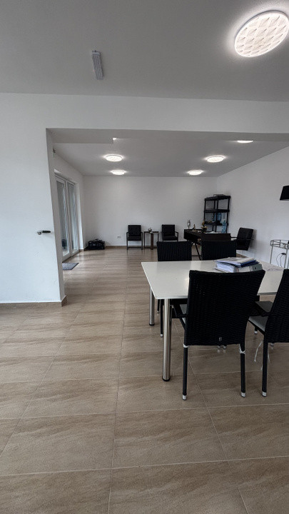 Apartamente și spațiu comercial pachet investițional disponibil