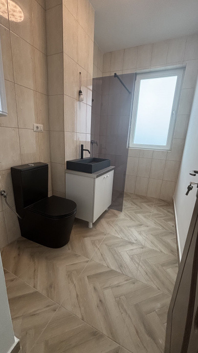 Apartamente și spațiu comercial pachet investițional disponibil