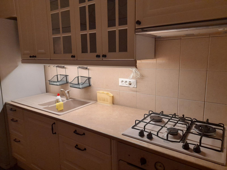 Închiriere apartament 2 camere – loc de parcare