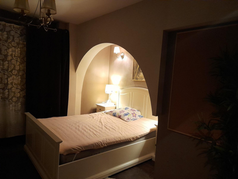 Închiriere apartament 2 camere – loc de parcare