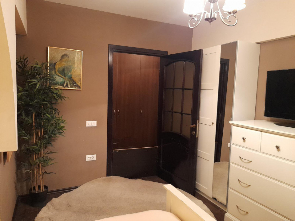 Închiriere apartament 2 camere – loc de parcare