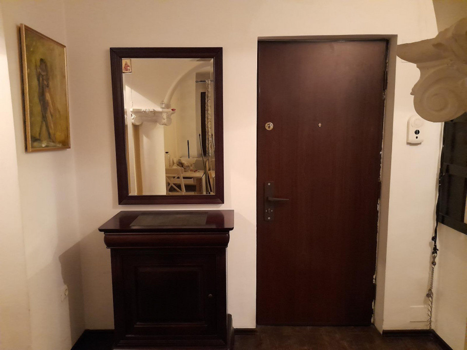 Închiriere apartament 2 camere – loc de parcare